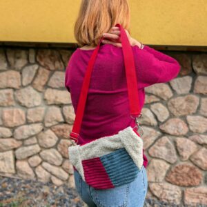 Puszysta nerka handmade – krem, bordo i morski sztruks